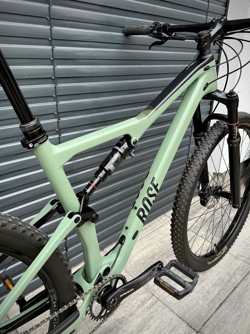 Rose Thrill Hill 1, 2024 vel. L