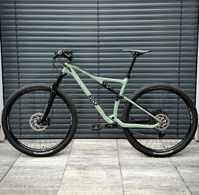 Rose Thrill Hill 1, 2024 vel. L