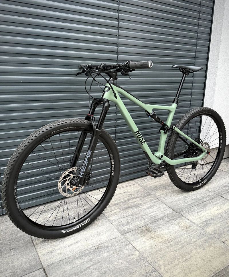 Rose Thrill Hill 1, 2024 vel. L