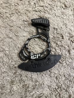  Vodítko řetězu E13