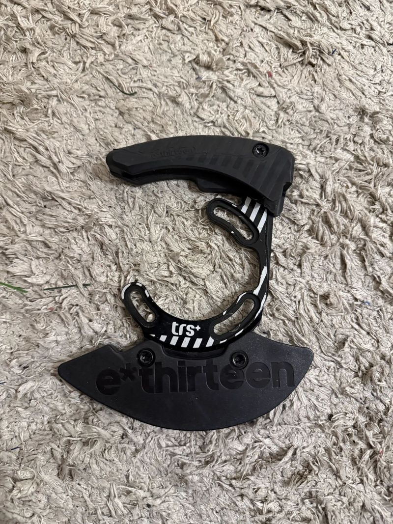 Vodítko řetězu E13