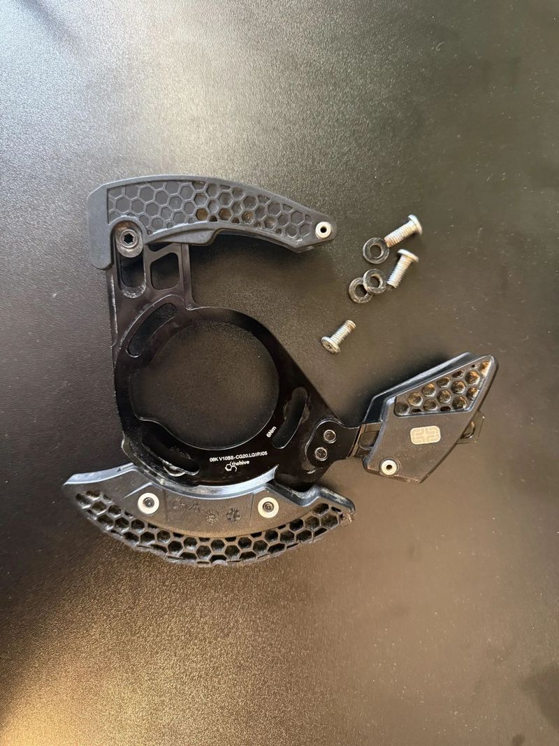 Vodítko řetězu E13