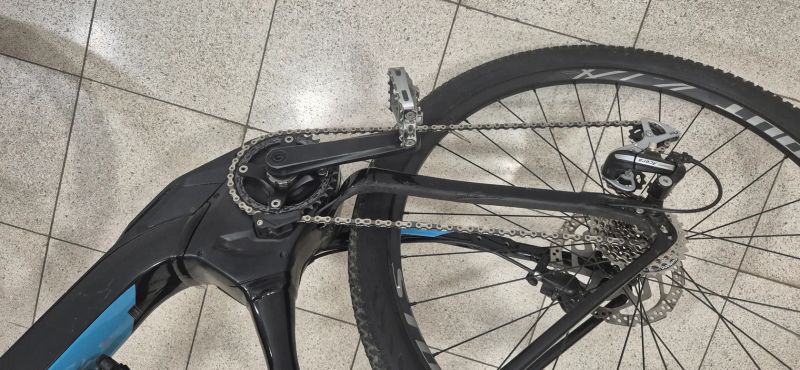 Specialized Turbo Levo velikost L - skvělý stav