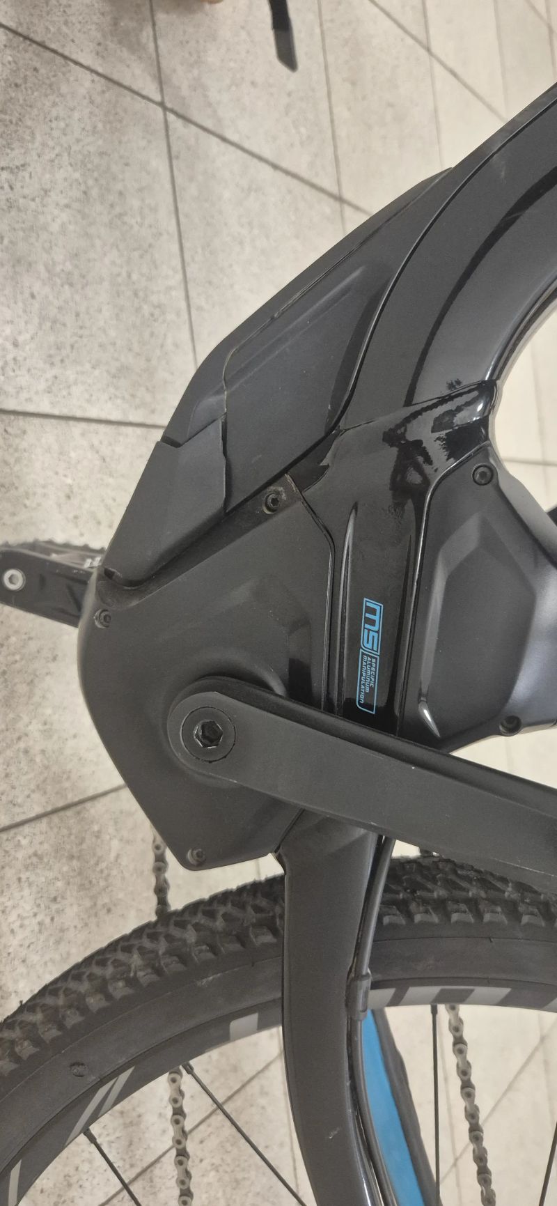 Specialized Turbo Levo velikost L - skvělý stav