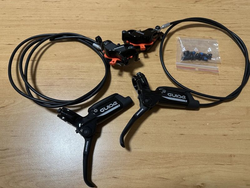 Brzdy SRAM GUIDE T, čtyřpístkové, zánovní