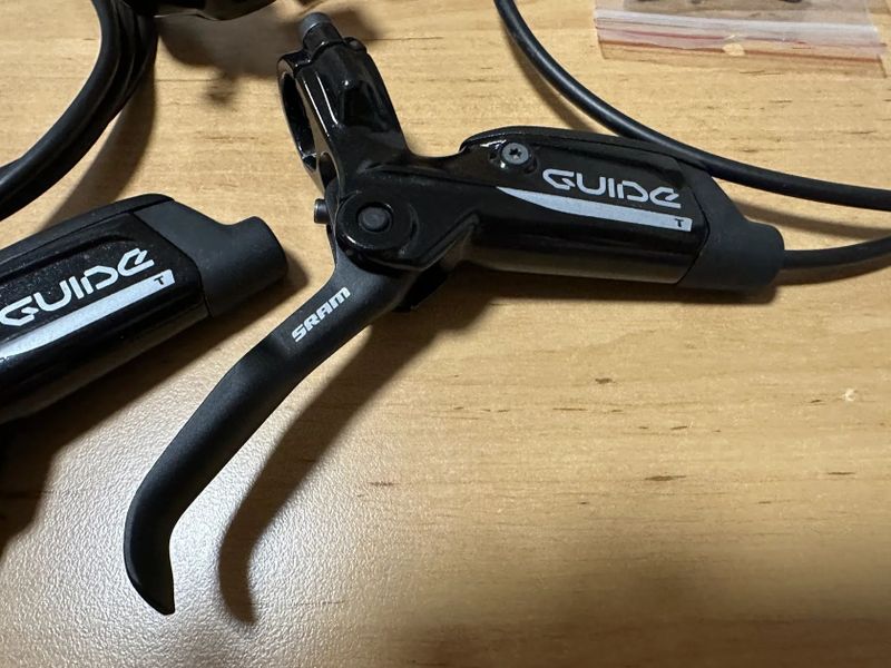 Brzdy SRAM GUIDE T, čtyřpístkové, zánovní