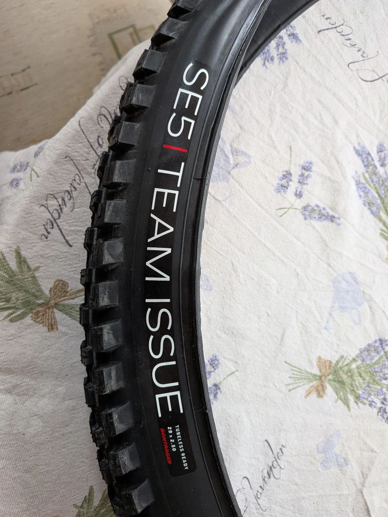 Bontrager SE5 Team Issue 29", 2.5"