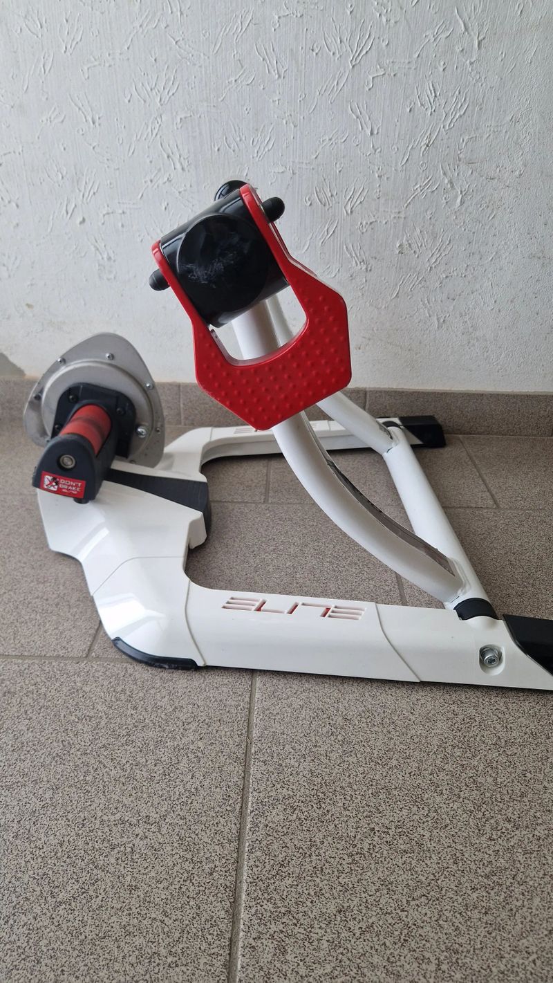 Prodám cyklo trenažer Elite Qubo Fluid