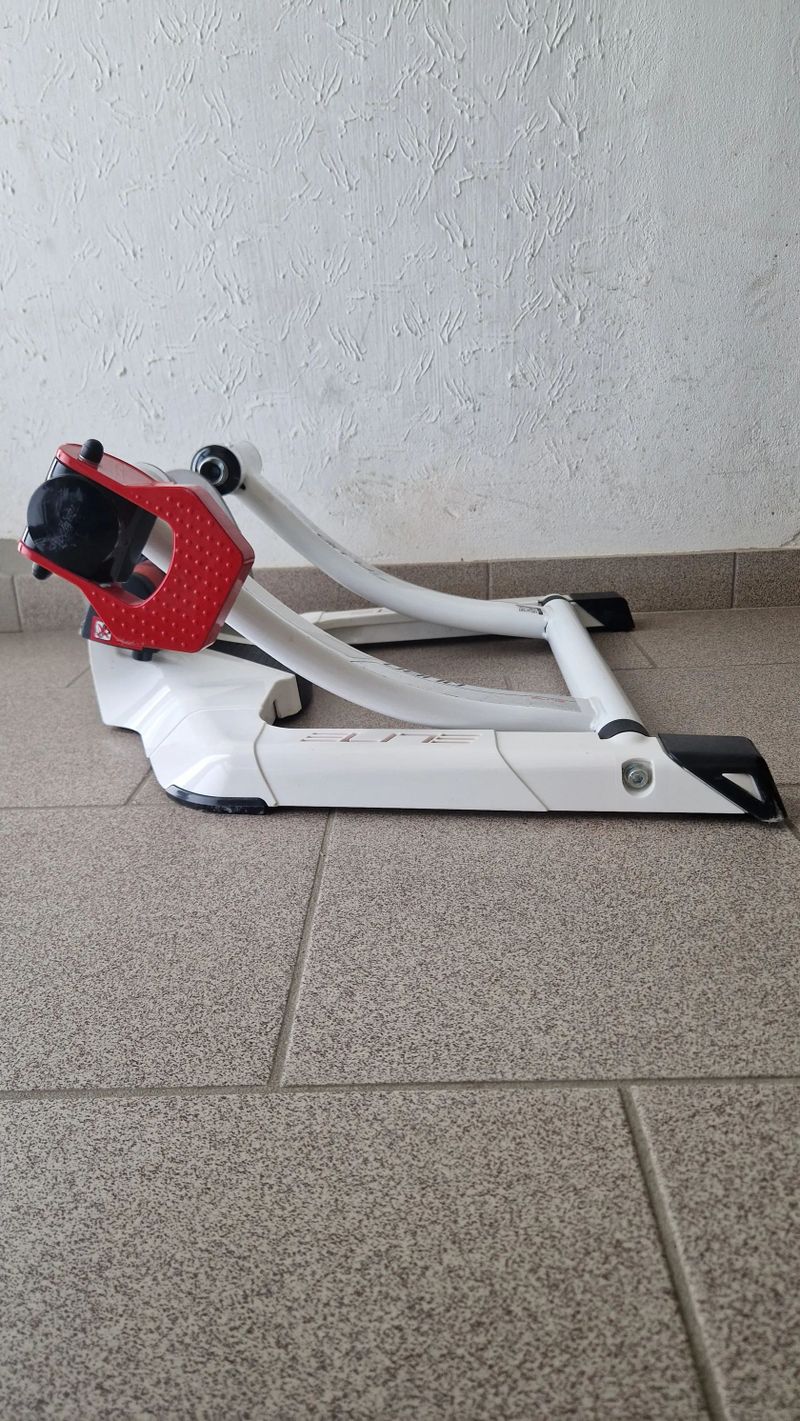 Prodám cyklo trenažer Elite Qubo Fluid