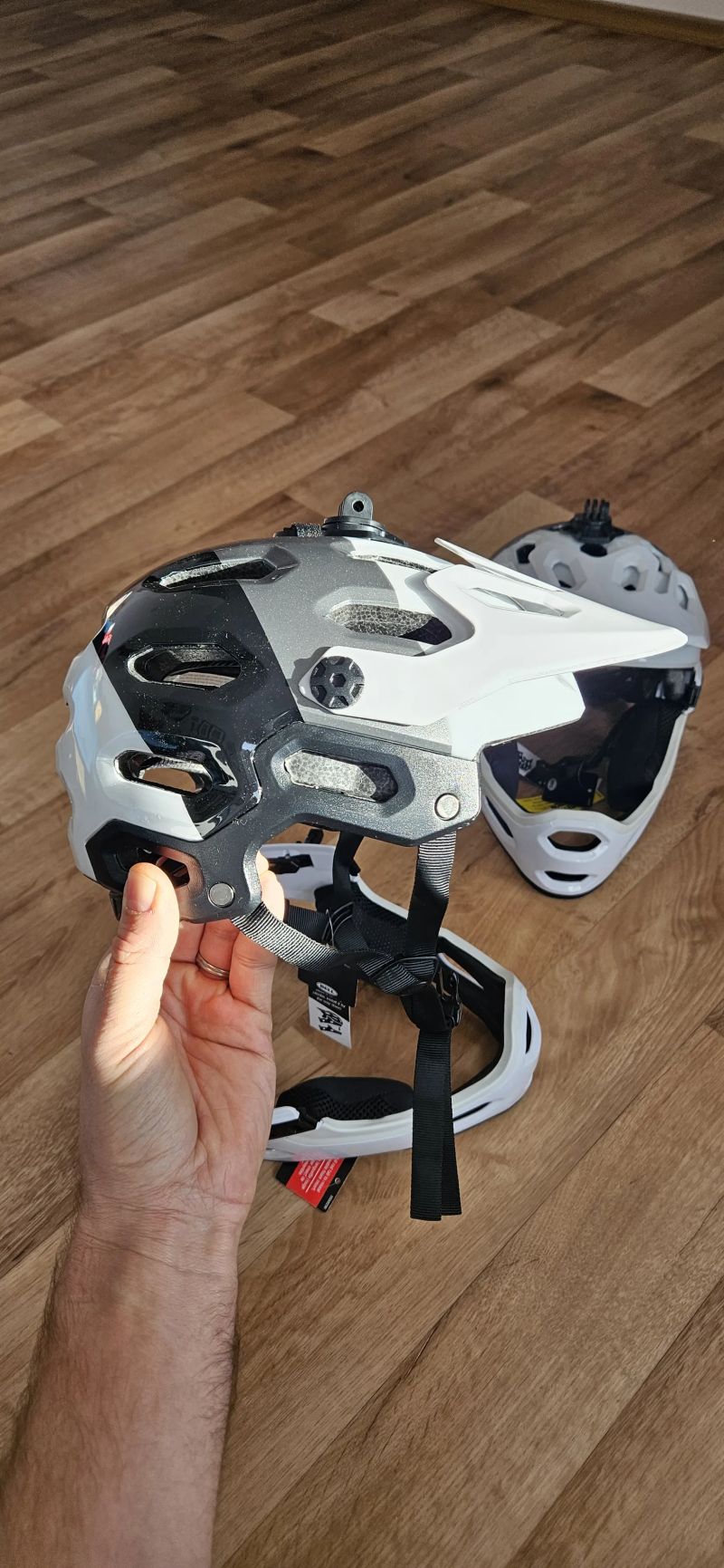 Nová Bell Super 3R Mips vel. S 52-56cm