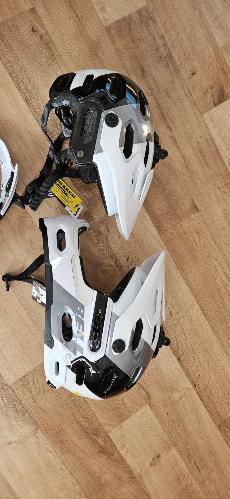 Nová Bell Super 3R Mips vel. S 52-56cm