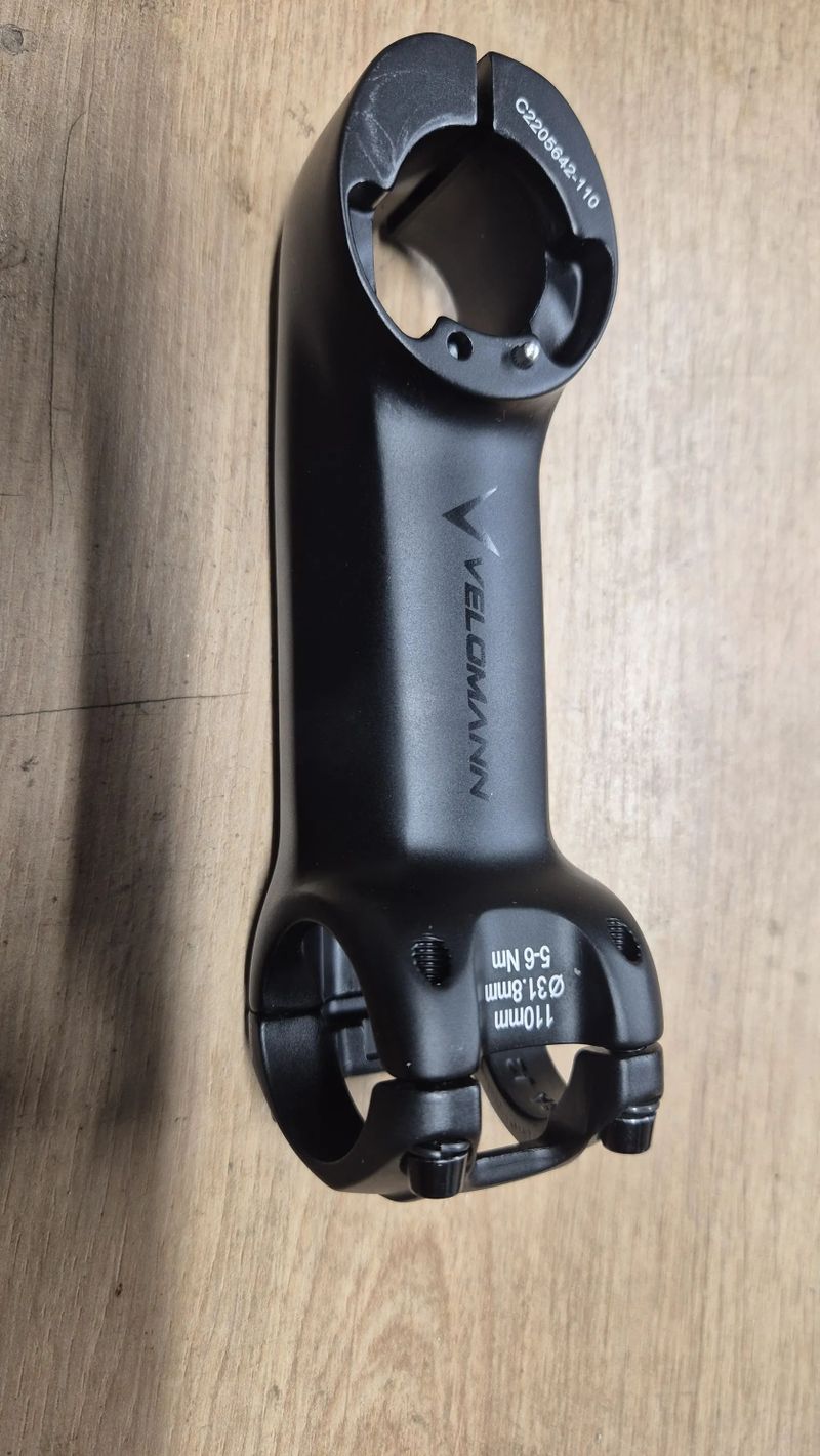 Prodám ALU řidítka a představec Velomann