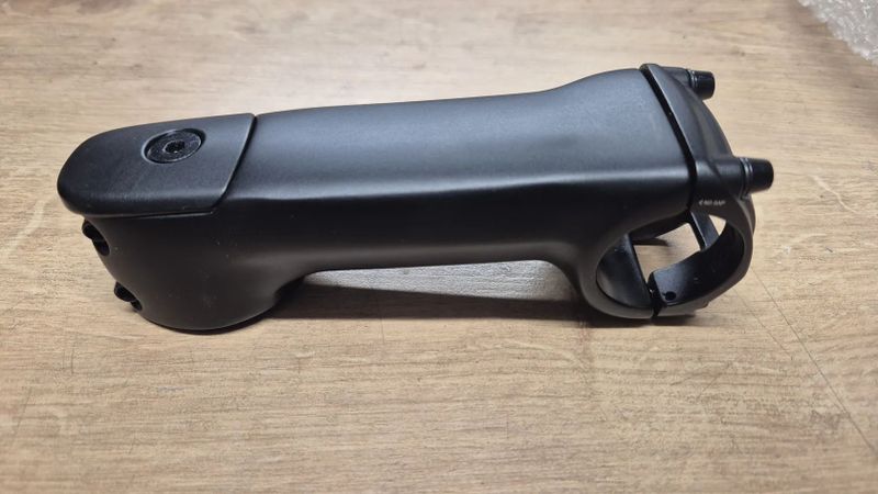 Prodám ALU řidítka a představec Velomann