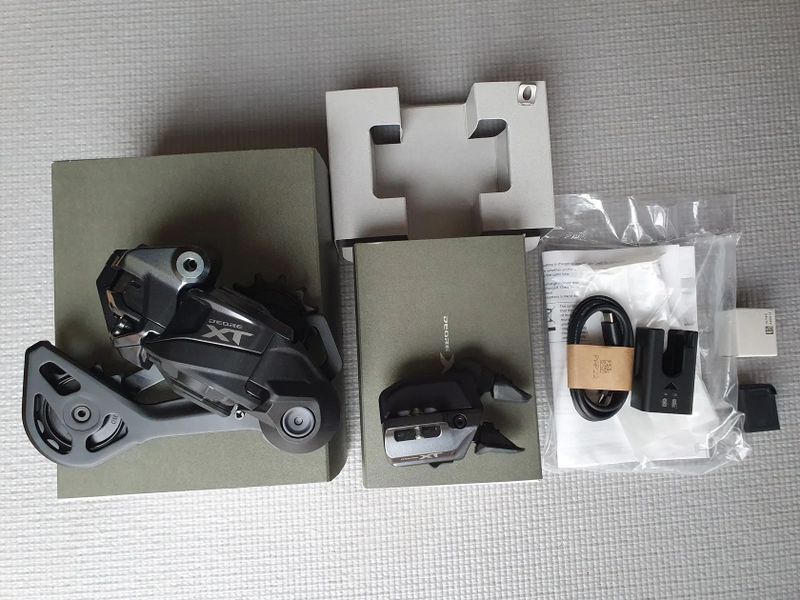 Nová bezdrátová přehazovačka XT Di2 RD-M8250 SGS