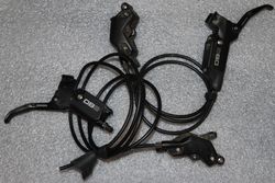 Přední a zadní Brzdy Sram DB 8 