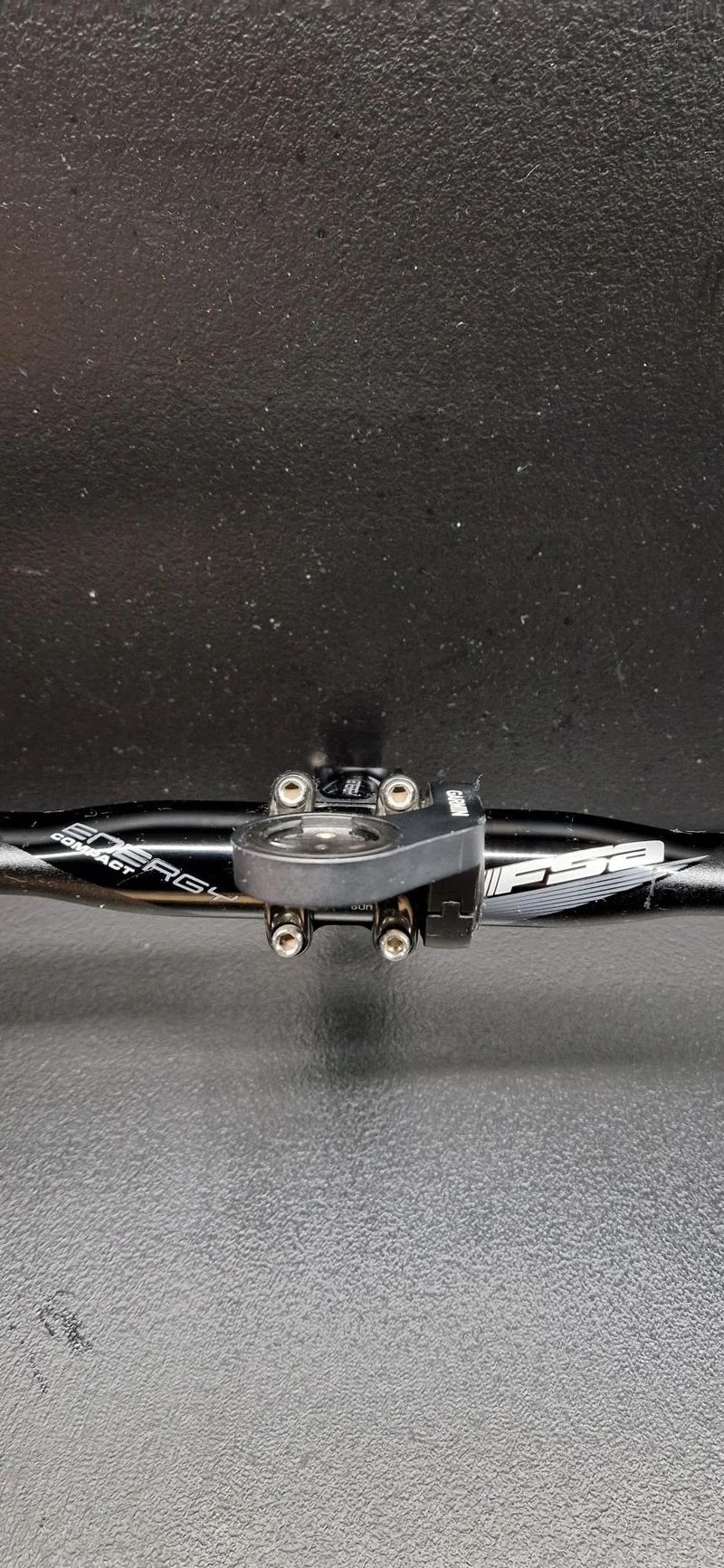 Silniční AL řidítka FSA + představec AL FSA + Držák na Garmin