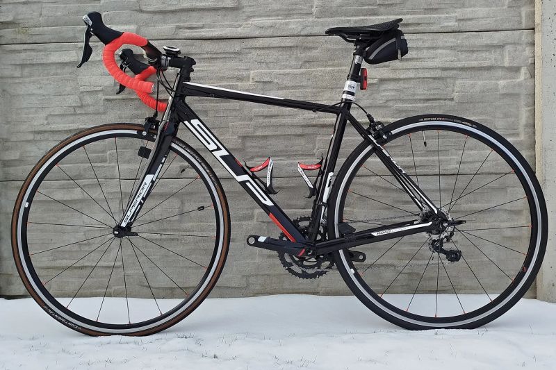 Silniční kolo Superior