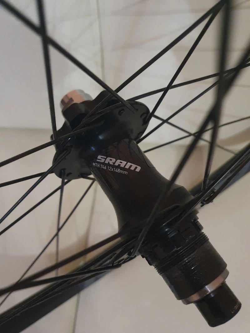 Prodám nová zapletená 29" kola Race Face AR 30 