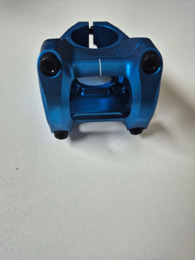 Představec Nukeproof Horizon 31,8x35 - modrá, sedlovka Nukeproof modrá