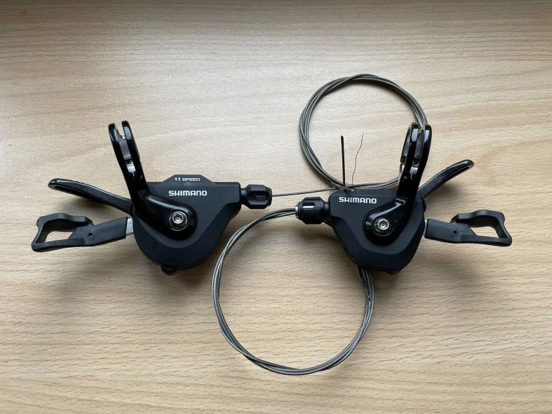 Shimano Řadicí páčky SL-RS700 2x11 pro rovná řidítka