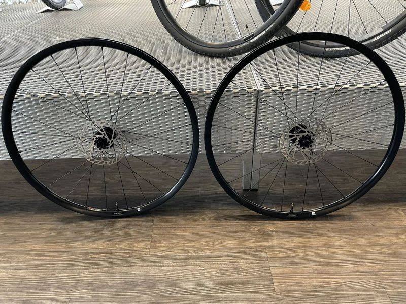 Giant PX2 zapletená kola 