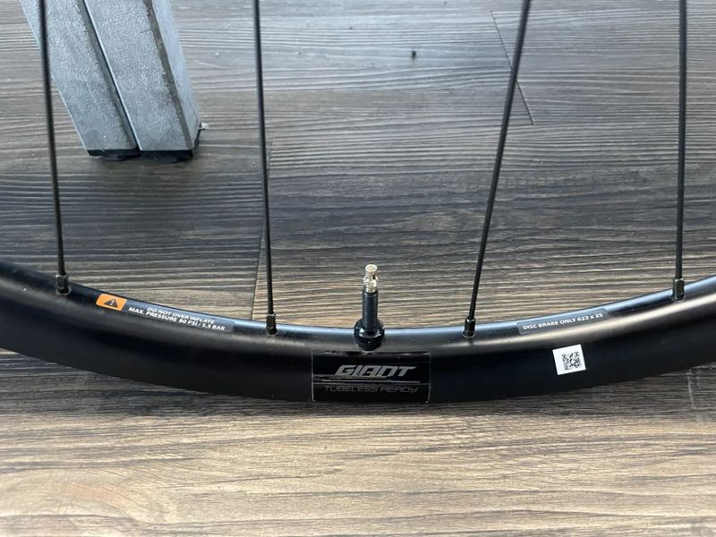 Giant PX2 zapletená kola 