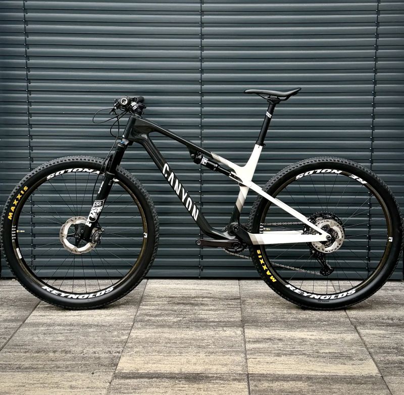 Canyon Lux World Cup CF 7, 2022, vel. L