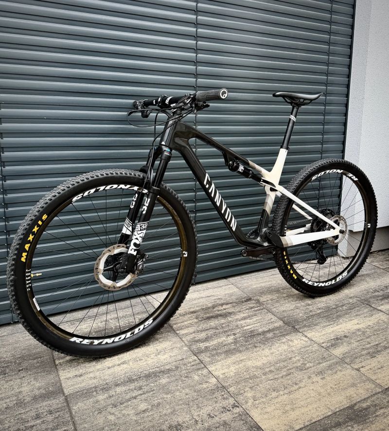 Canyon Lux World Cup CF 7, 2022, vel. L