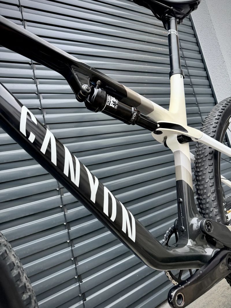 Canyon Lux World Cup CF 7, 2022, vel. L