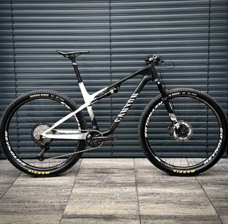 Canyon Lux World Cup CF 7, 2022, vel. L