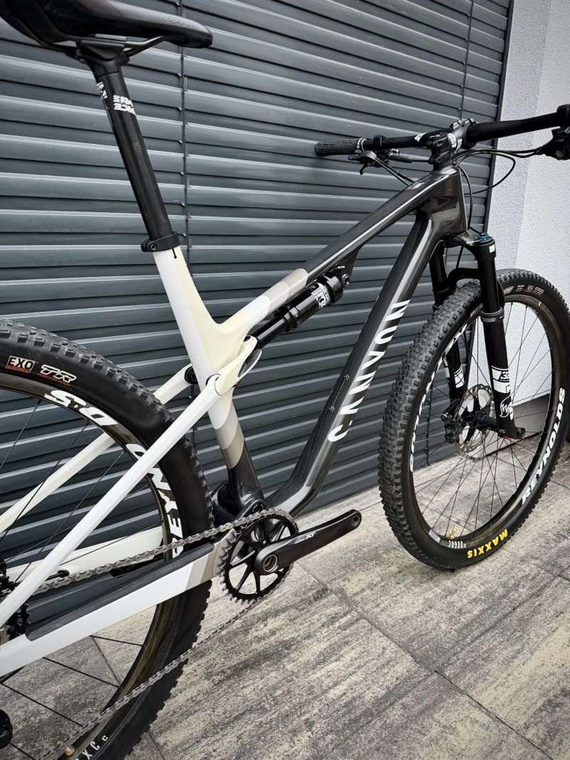 Canyon Lux World Cup CF 7, 2022, vel. L