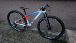 Juniorský Cube Elite 27,5 XS carbon 7,95kg