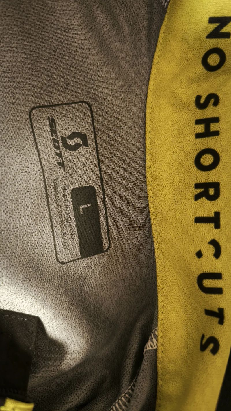 Scott RC větrovka, velikost L