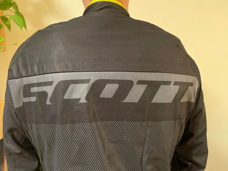Scott RC větrovka, velikost L