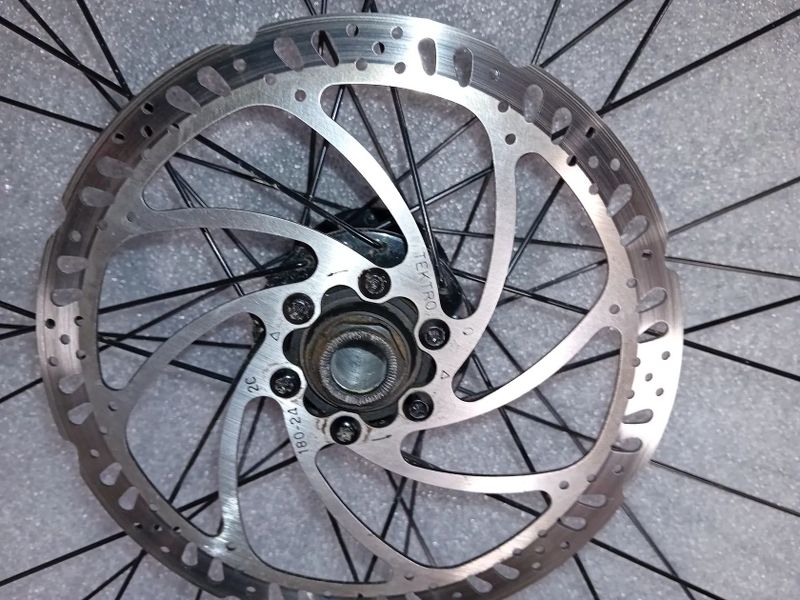 Zapletená kola WTB ST i30