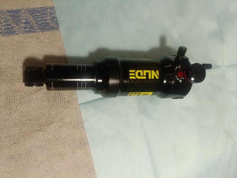 Zadní tlumic Rock Shox deluxe RL 3