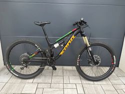 KONA Process 167 – enduro tělem a srdcem, stavěné pro gravity sjezdy i technické traily. 