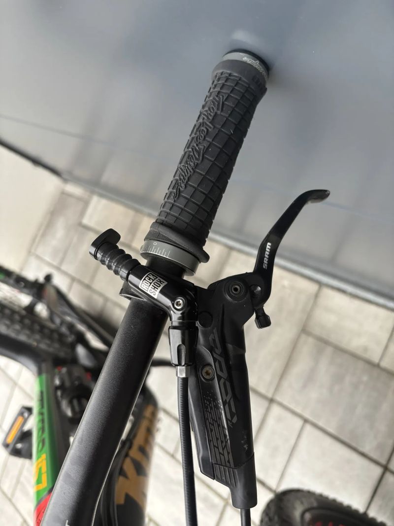 KONA Process 167 – enduro tělem a srdcem, stavěné pro gravity sjezdy i technické traily. 