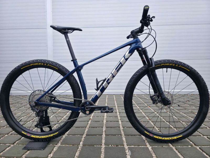 Trek Procaliber 9.6 Carbon 2023 29″ velikost M/L / Shimano XT / RockShox Recon