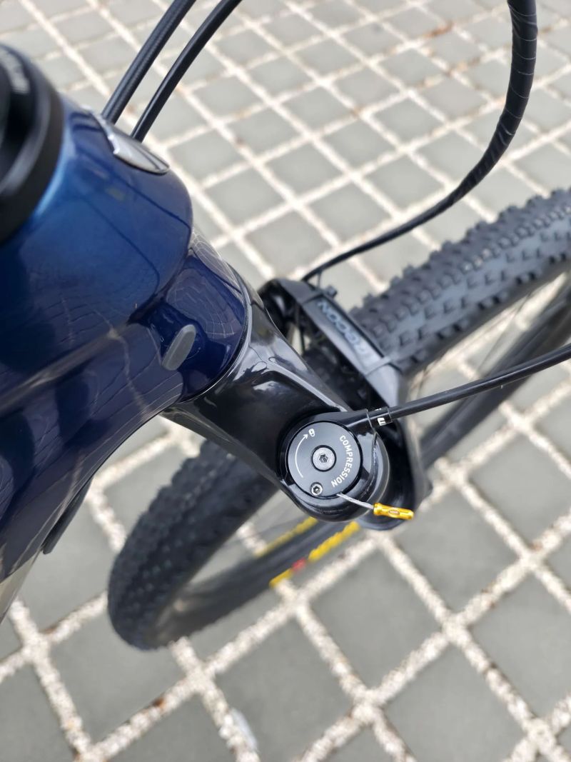 Trek Procaliber 9.6 Carbon 2023 29″ velikost M/L / Shimano XT / RockShox Recon