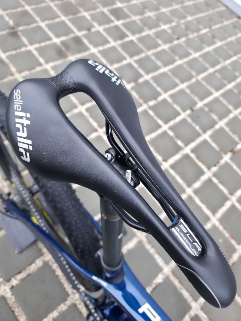 Trek Procaliber 9.6 Carbon 2023 29″ velikost M/L / Shimano XT / RockShox Recon