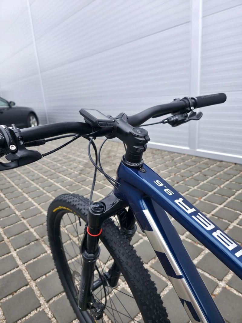 Trek Procaliber 9.6 Carbon 2023 29″ velikost M/L / Shimano XT / RockShox Recon