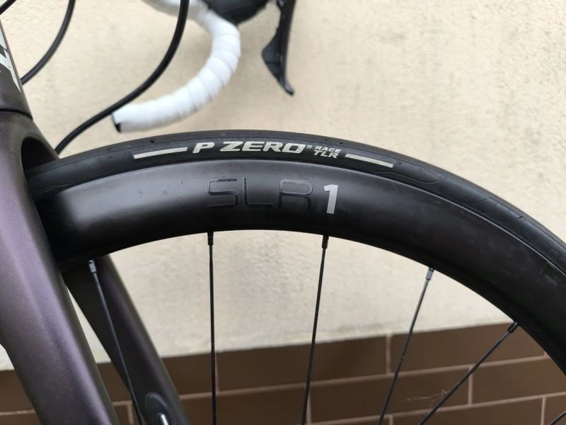 Giant TCR Advanced Pro 1 Disc, váha 7,135kg