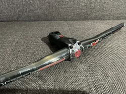 Karbonová řidítka Bontrager 600