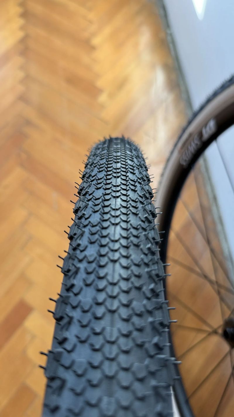 DT Swiss G1800 Spline – zapletená kola + Vittoria Terreno Dry 47 pláště, NOVÉ
