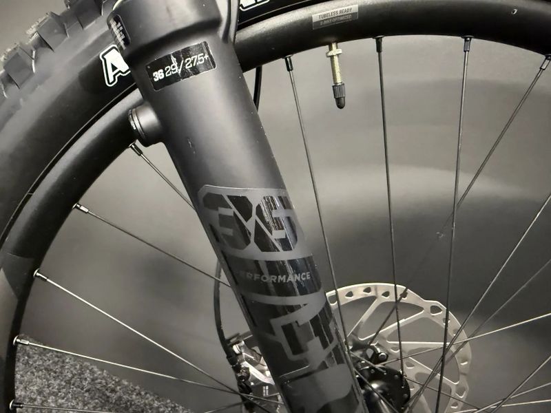 GIANT Trance X E+1 750Wh vel. XL NOVÉ PC. 162TIS. FOX 