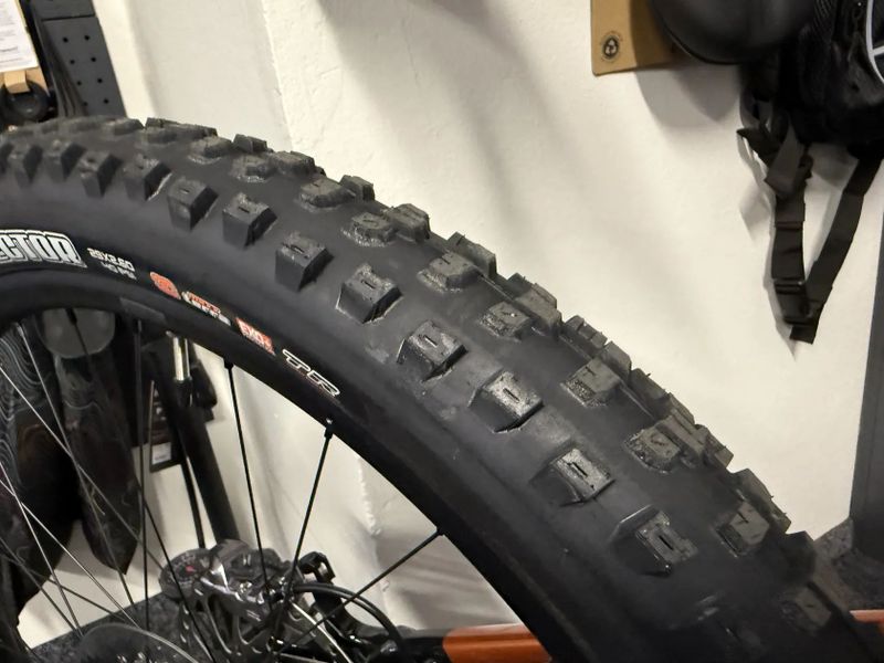 GIANT Trance X E+1 750Wh vel. XL NOVÉ PC. 162TIS. FOX 