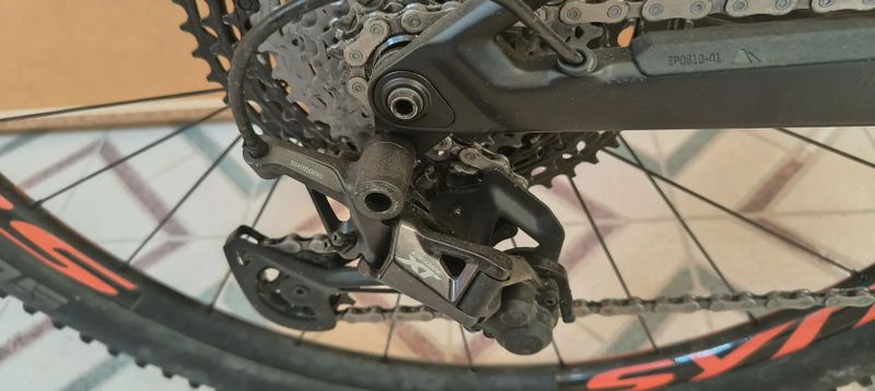 Canyon Lux CF SLX 9.0 Race Team