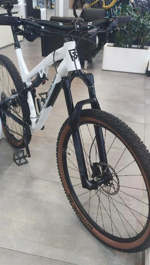 Prodám Rock Machine Blizzard TRL 70-29 White/Black vel. XL 