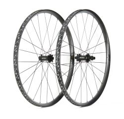 EIE karbonová MTB kola | Carbon- Ti X-Hub boost | A29C28D23 SL | Sapim CX Ray | Sram XD | 1187 gramů